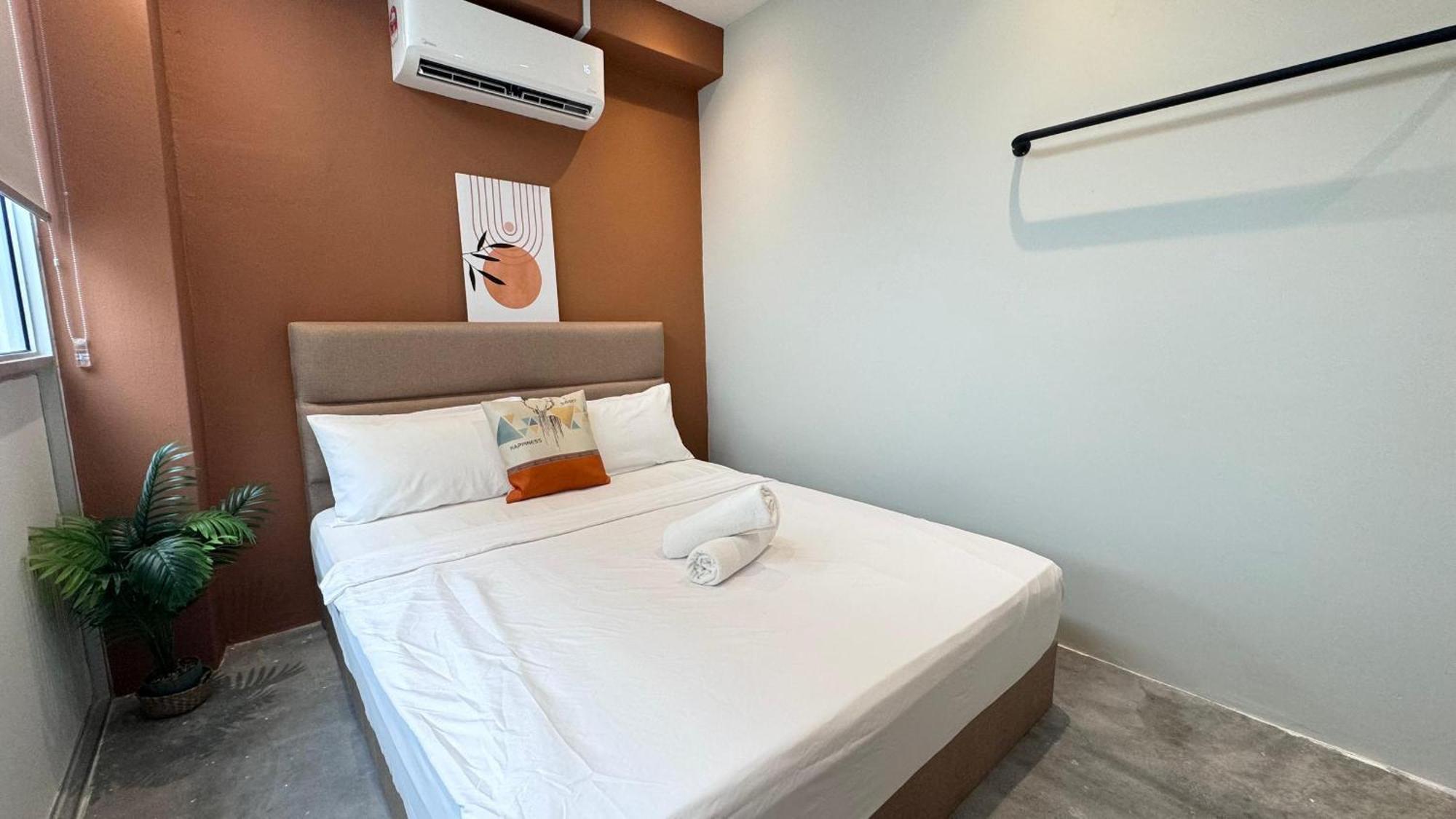 Swing & Pillows - Lebuh Victoria, Penang George Town Exterior photo