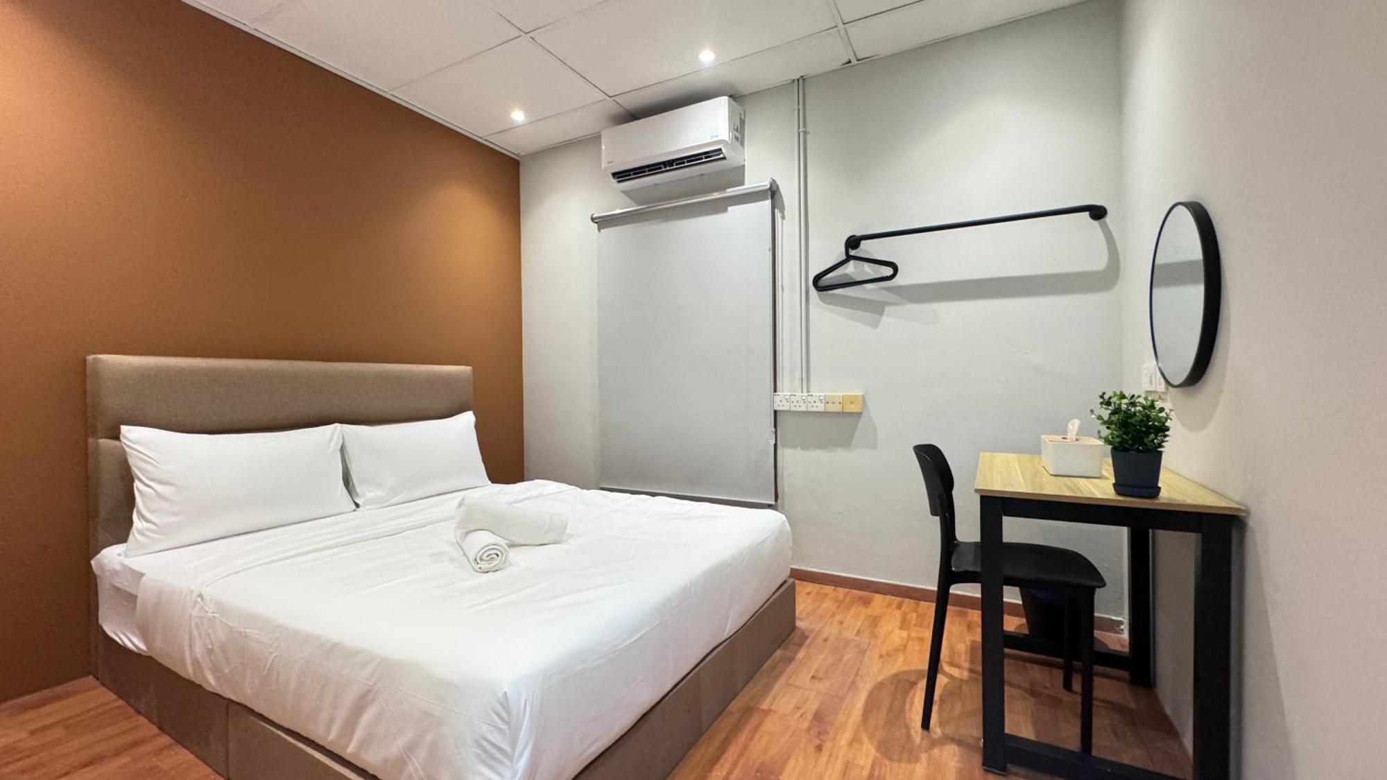 Swing & Pillows - Lebuh Victoria, Penang George Town Exterior photo